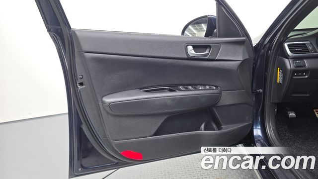 Kia K5 (II) 2.0 SX Prestige 2017 — фото 24