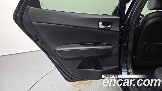 Kia K5 (II) 2.0 SX Prestige 2017 — фото 25