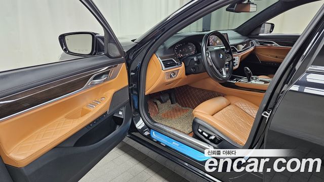 BMW 7 Series (G11) 740Li xDrive Design Pure Excellence 2020 — фото 10