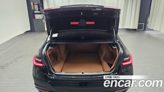 BMW 7 Series (G11) 740Li xDrive Design Pure Excellence 2020 — фото 16