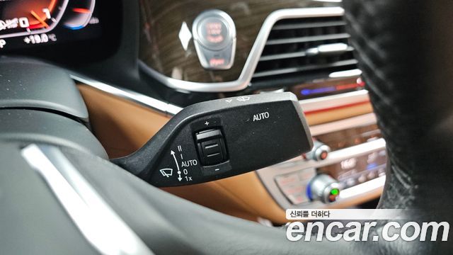 BMW 7 Series (G11) 740Li xDrive Design Pure Excellence 2020 — фото 18