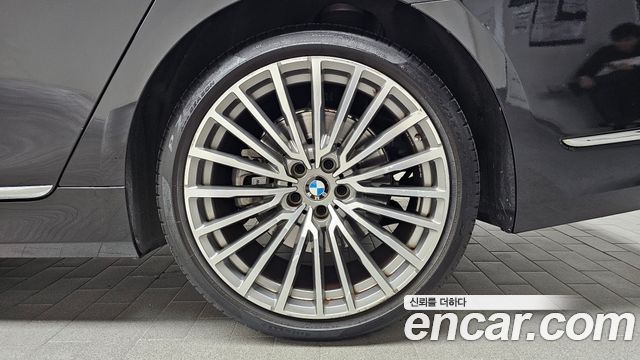 BMW 7 Series (G11) 740Li xDrive Design Pure Excellence 2020 — фото 21