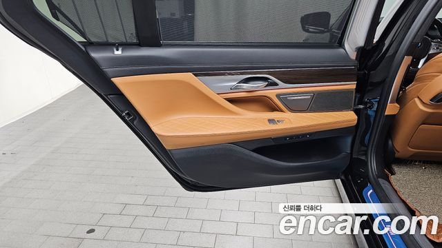 BMW 7 Series (G11) 740Li xDrive Design Pure Excellence 2020 — фото 25