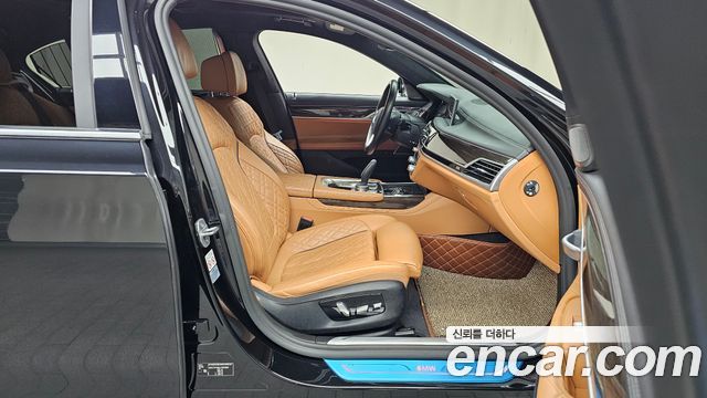 BMW 7 Series (G11) 740Li xDrive Design Pure Excellence 2020 — фото 26
