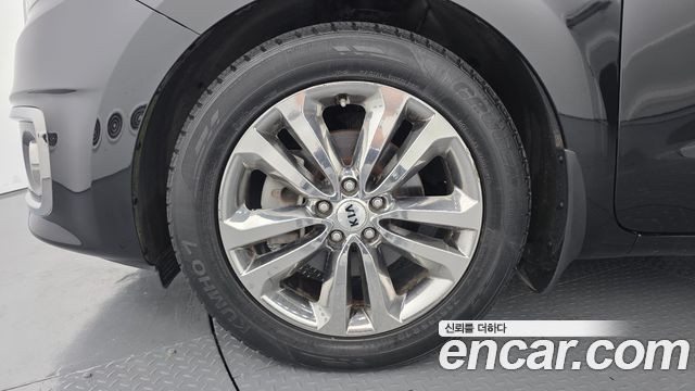 Kia Carnival 9-seater Prestige 2018 — фото 5