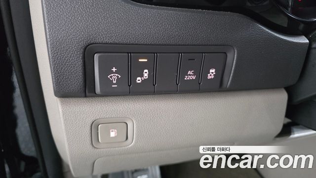 Kia Carnival 9-seater Prestige 2018 — фото 13
