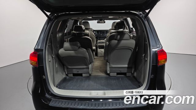 Kia Carnival 9-seater Prestige 2018 — фото 20