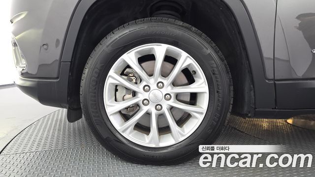 Jeep Cherokee (KL) 2.4 Longitude High AWD 2019 — фото 5