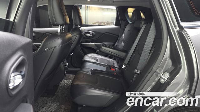 Jeep Cherokee (KL) 2.4 Longitude High AWD 2019 — фото 16