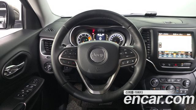 Jeep Cherokee (KL) 2.4 Longitude High AWD 2019 — фото 17