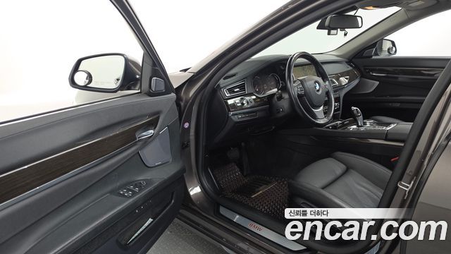 BMW 7 Series (F01) 750Ld xDrive 2015 — фото 10