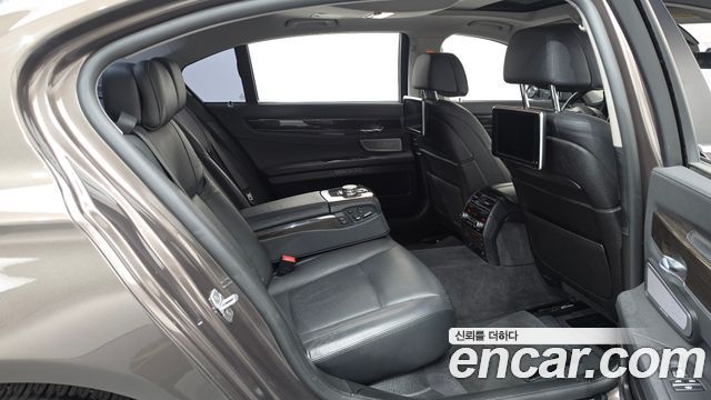 BMW 7 Series (F01) 750Ld xDrive 2015 — фото 12