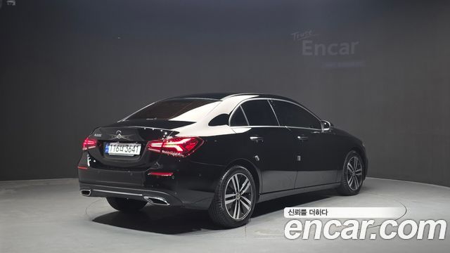 Mercedes-Benz A-Class (W177) A220 Sedan 2023 — фото 2