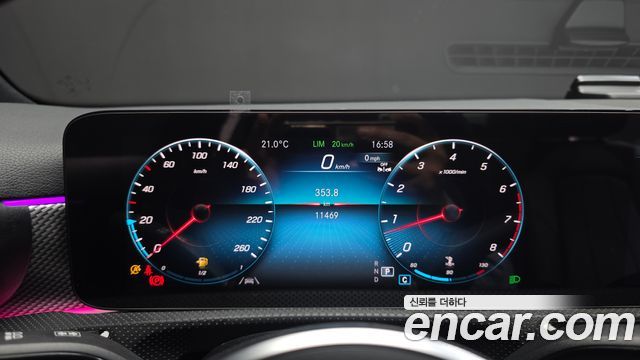 Mercedes-Benz A-Class (W177) A220 Sedan 2023 — фото 8