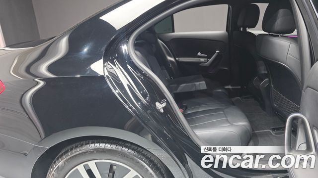 Mercedes-Benz A-Class (W177) A220 Sedan 2023 — фото 11