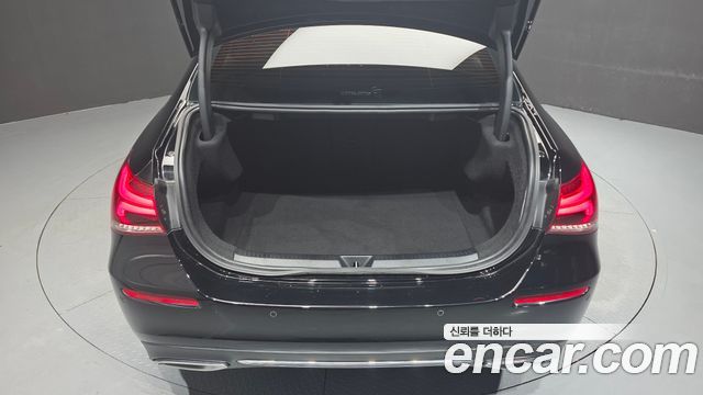 Mercedes-Benz A-Class (W177) A220 Sedan 2023 — фото 16