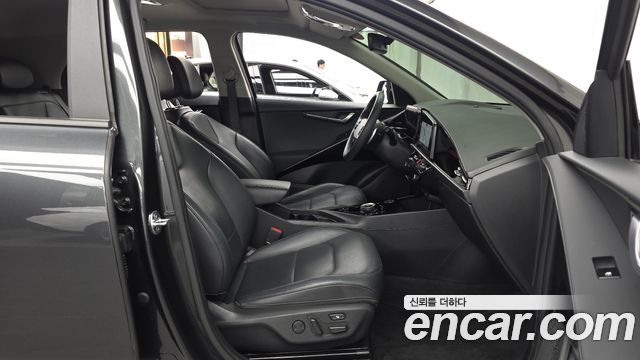 Kia Niro Signature 2022 — фото 11