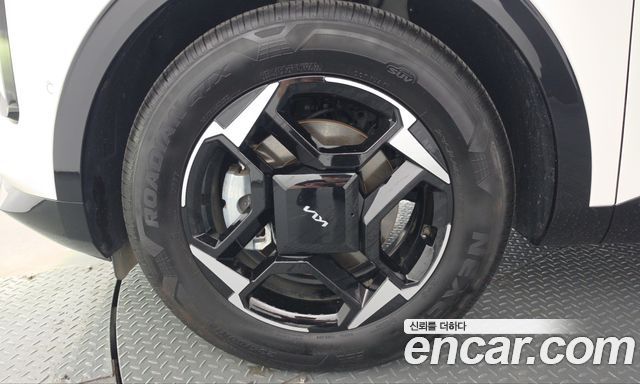 Kia Sportage (V) Gasoline 1.6 Turbo 2WD Signature 2025 — фото 5