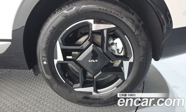 Kia Sportage (V) Gasoline 1.6 Turbo 2WD Signature 2025 — фото 21