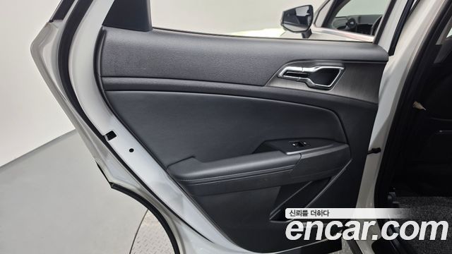 Kia Sportage (V) Gasoline 1.6 Turbo 2WD Signature 2025 — фото 25