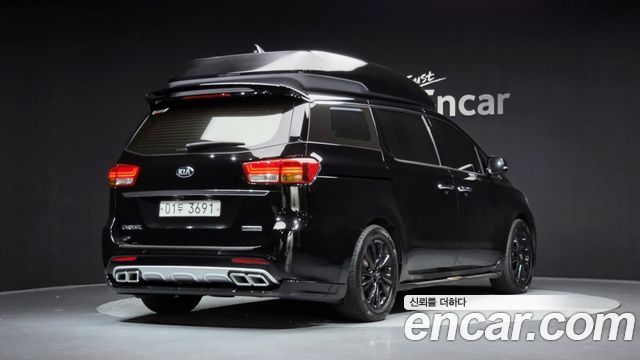 Kia Carnival 9-seater Hi-Limousine Noblesse 2018 — фото 2