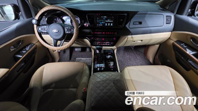 Kia Carnival 9-seater Hi-Limousine Noblesse 2018 — фото 7