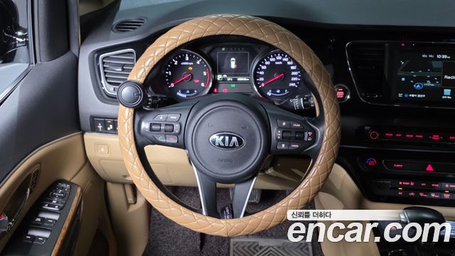 Kia Carnival 9-seater Hi-Limousine Noblesse 2018 — фото 17