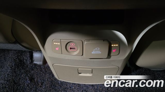 Kia Carnival 9-seater Hi-Limousine Noblesse 2018 — фото 23