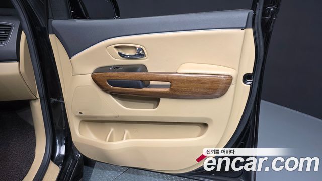 Kia Carnival 9-seater Hi-Limousine Noblesse 2018 — фото 31