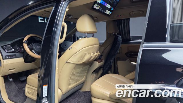 Kia Carnival 9-seater Hi-Limousine Noblesse 2018 — фото 32