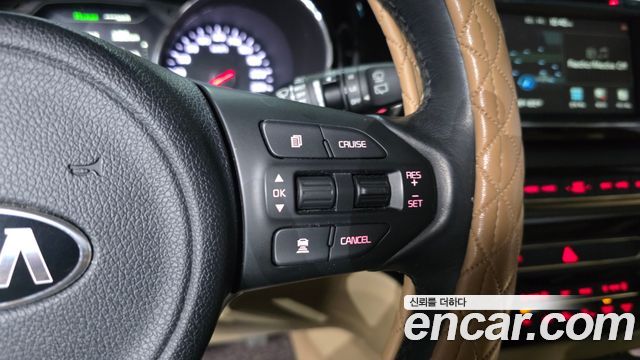 Kia Carnival 9-seater Hi-Limousine Noblesse 2018 — фото 40