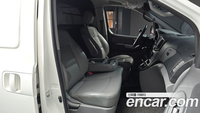 Hyundai Grand Starex Van 3-Seater Smart 2019 — фото 12