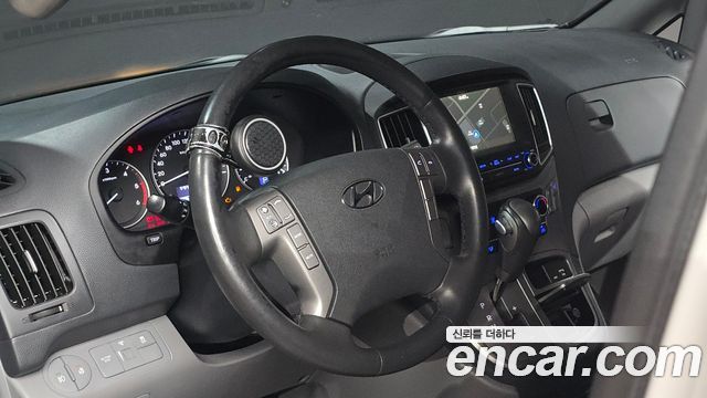 Hyundai Grand Starex Van 3-Seater Smart 2019 — фото 13