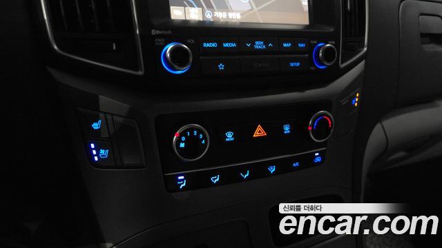 Hyundai Grand Starex Van 3-Seater Smart 2019 — фото 17