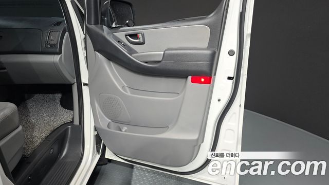 Hyundai Grand Starex Van 3-Seater Smart 2019 — фото 25