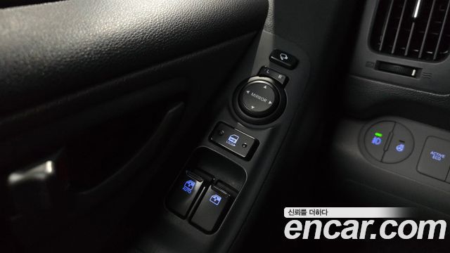 Hyundai Grand Starex Van 3-Seater Smart 2019 — фото 27