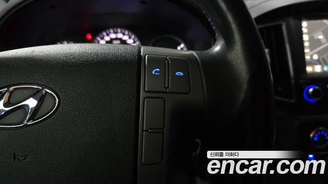 Hyundai Grand Starex Van 3-Seater Smart 2019 — фото 31