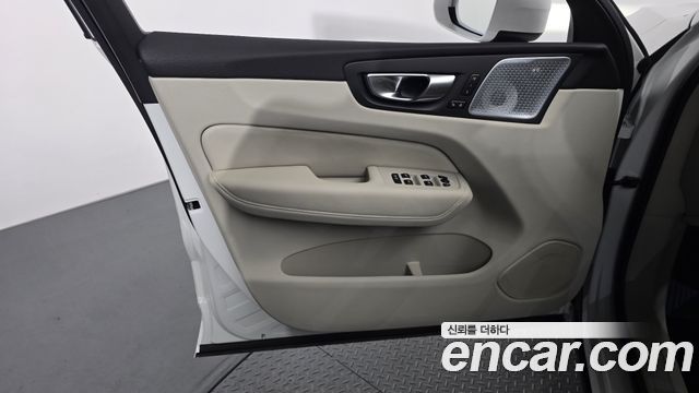 Volvo XC60 (II) B5 Ultra Bright Air Sus 2026 — фото 24