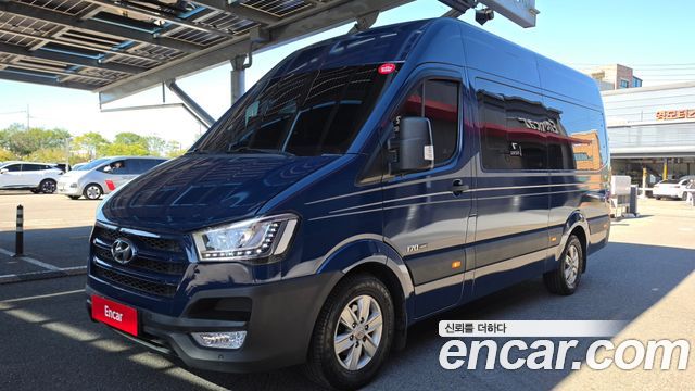 Hyundai Solati 15-seater Luxury