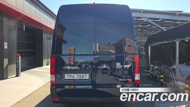 Hyundai Solati 15-seater Luxury 2018 — фото 4