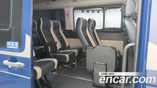 Hyundai Solati 15-seater Luxury 2018 — фото 12