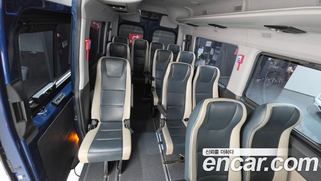 Hyundai Solati 15-seater Luxury 2018 — фото 17