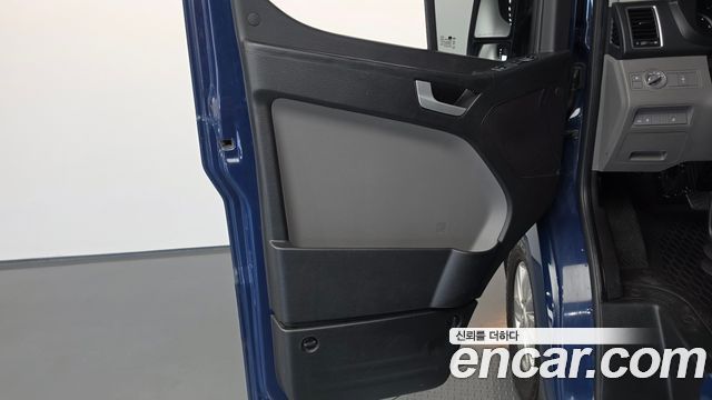 Hyundai Solati 15-seater Luxury 2018 — фото 25