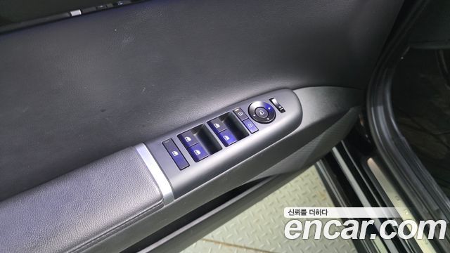 Hyundai Grandeur (GN7) 3.5 LPG 2WD (Taxi) Deluxe 2023 — фото 17