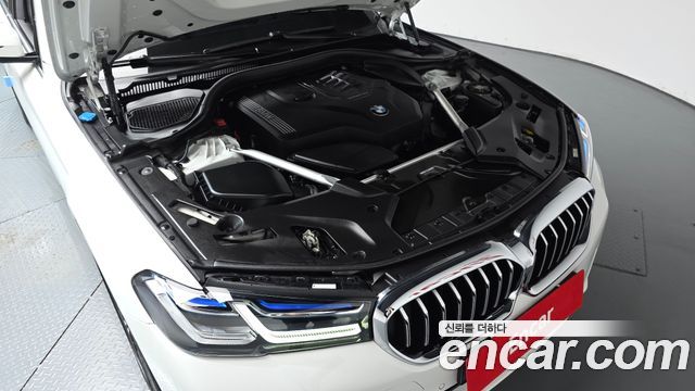 BMW 5 Series (G30) 530i xDrive M Sport Package 2023 — фото 6