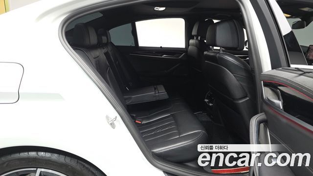 BMW 5 Series (G30) 530i xDrive M Sport Package 2023 — фото 11