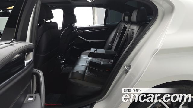 BMW 5 Series (G30) 530i xDrive M Sport Package 2023 — фото 12