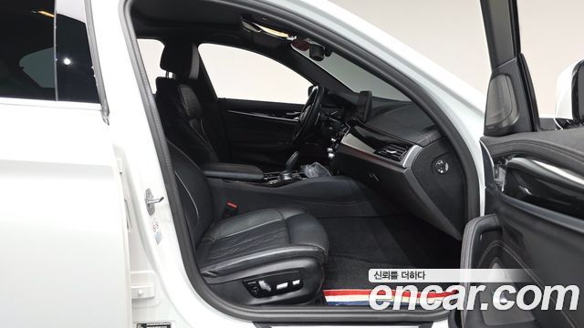 BMW 5 Series (G30) 530i xDrive M Sport Package 2023 — фото 26