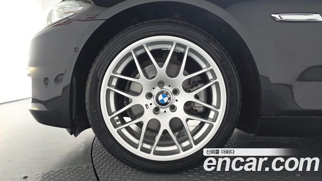 BMW 5 Series (F10) 528i 2015 — фото 5