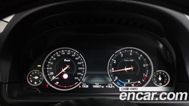 BMW 5 Series (F10) 528i 2015 — фото 8